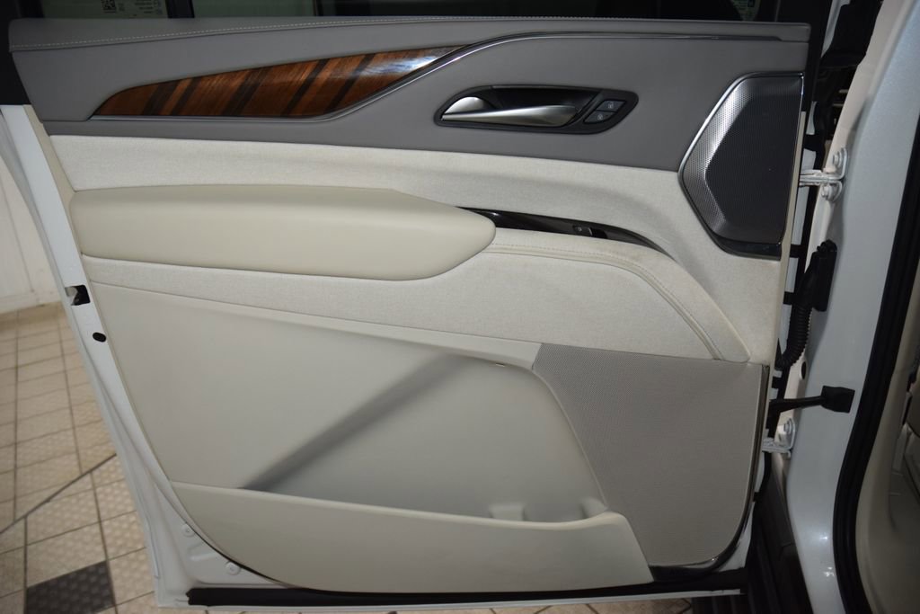Used 2024 Cadillac Escalade ESV Sport Platinum w/ LPO, ONYX Package AWD/4WD image 49
