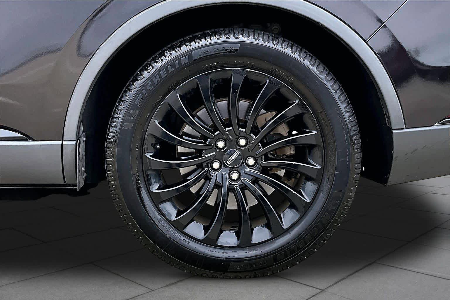 Used 2020 Lincoln Aviator Reserve w/ Equipment Group 201A RWD image 10