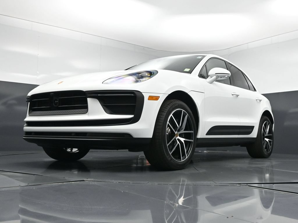 New 2026 Porsche Macan AWD/4WD image 23