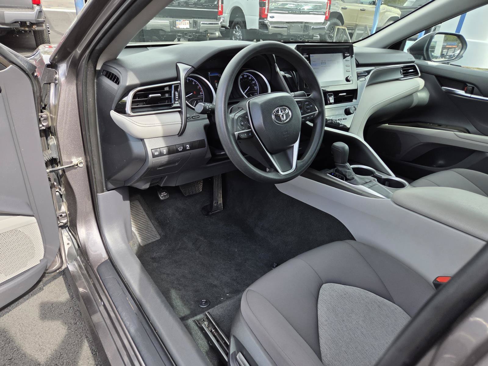 Used 2022 Toyota Camry LE FWD image 11