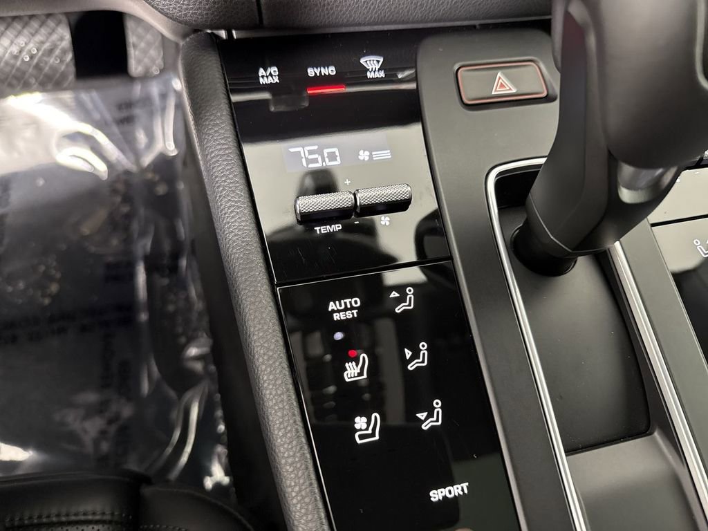 Certified 2025 Porsche Macan image 31