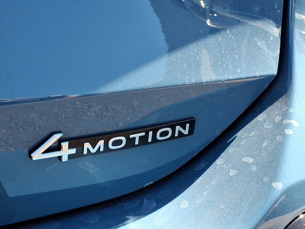 New 2026 Volkswagen Tiguan SE R-Line image 11