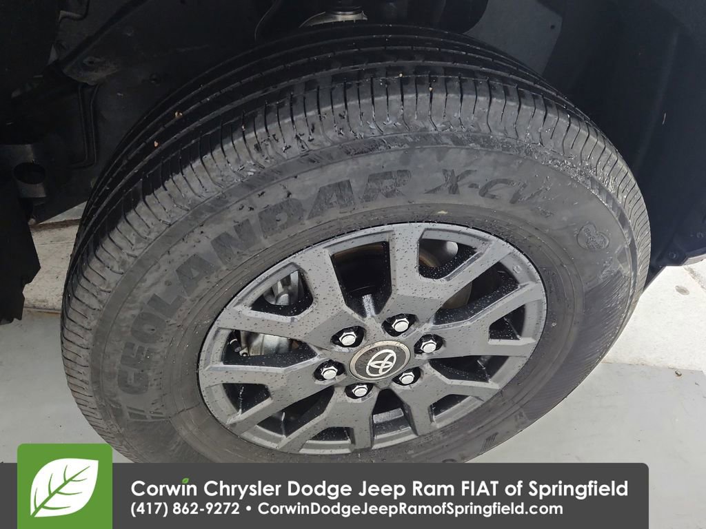 Used 2025 Toyota 4Runner SR5 image 32