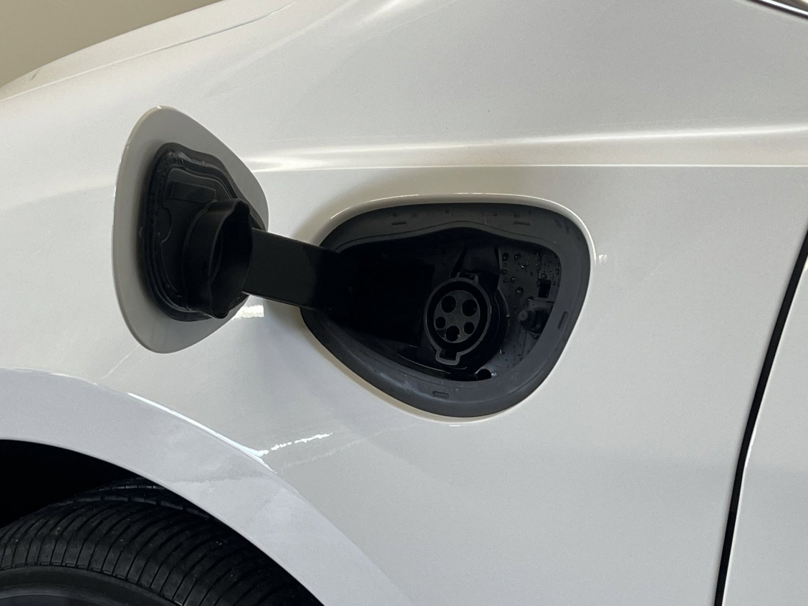 Used 2023 Chrysler Pacifica Limited image 30