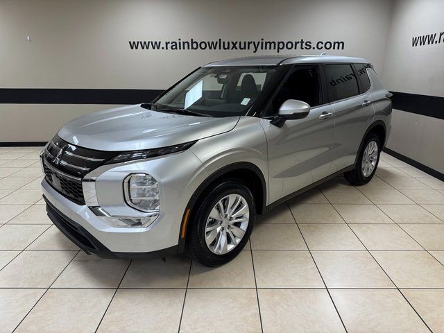 New 2026 Mitsubishi Outlander ES image 3