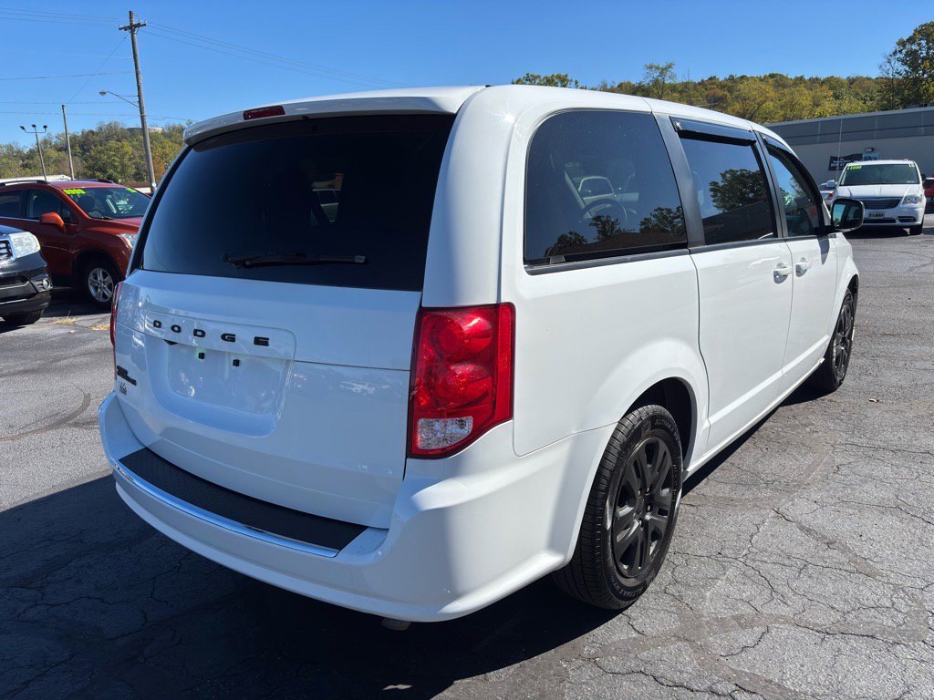Used 2018 Dodge Grand Caravan SE image 7