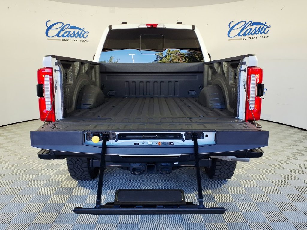 Used 2025 Ford F250 King Ranch w/ Tremor Off-Road Package AWD/4WD image 5