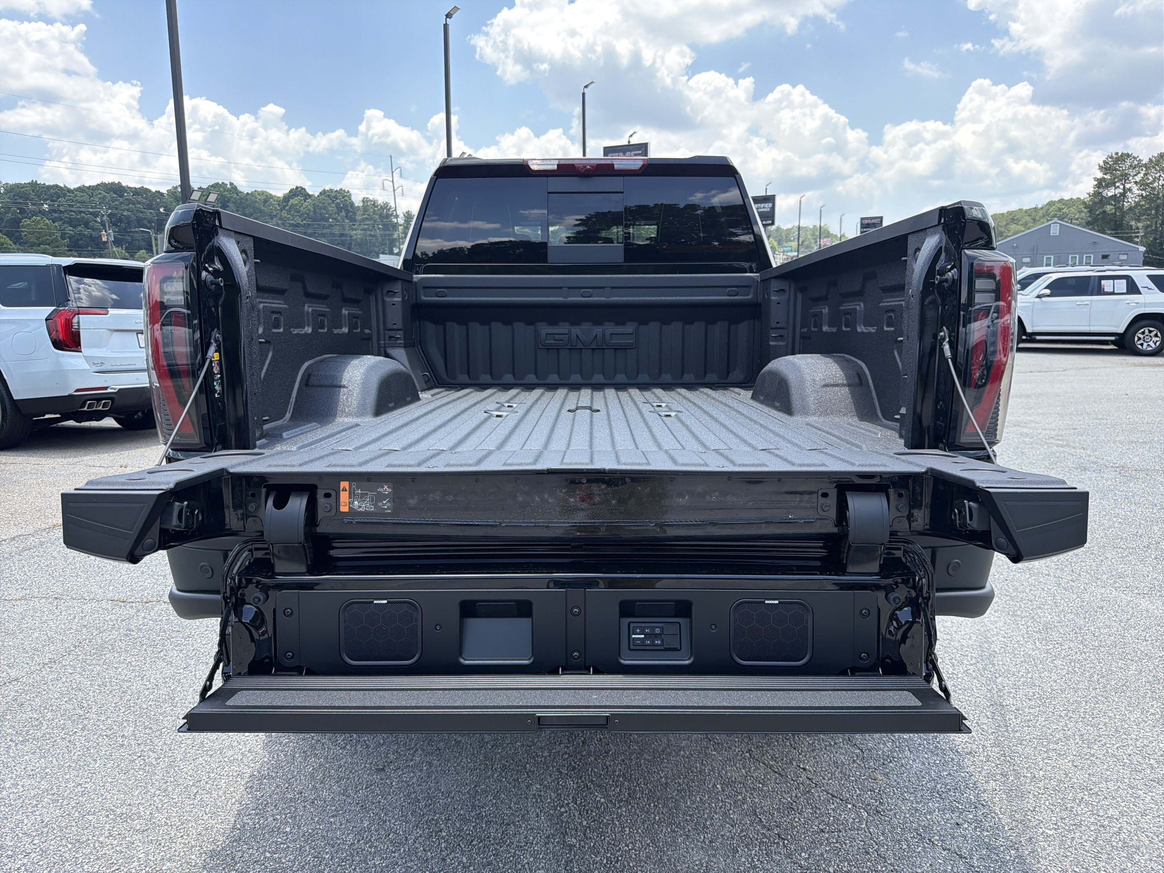 New 2026 GMC Sierra 2500 AT4X w/ AT4X AEV Edition AWD/4WD image 19
