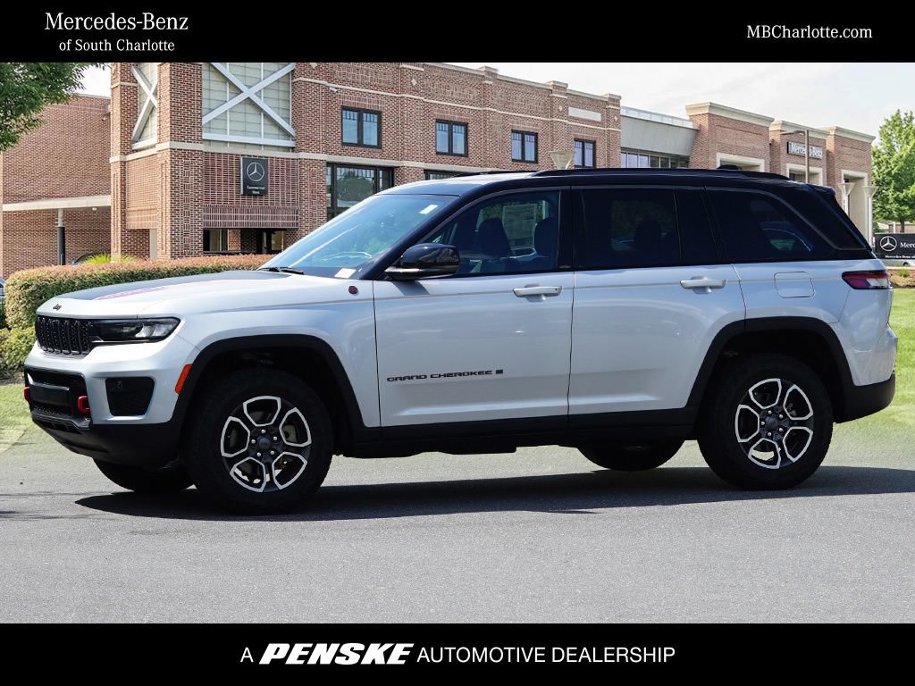 Used 2022 Jeep Grand Cherokee Trailhawk AWD/4WD image 1