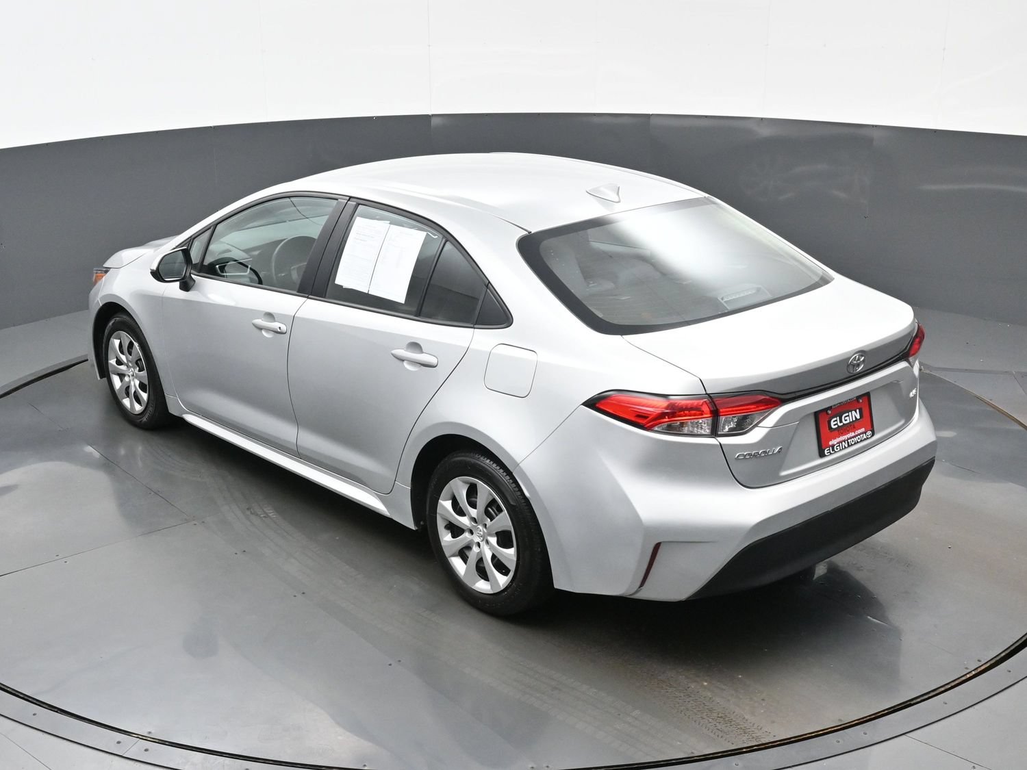 Used 2025 Toyota Corolla LE FWD image 36
