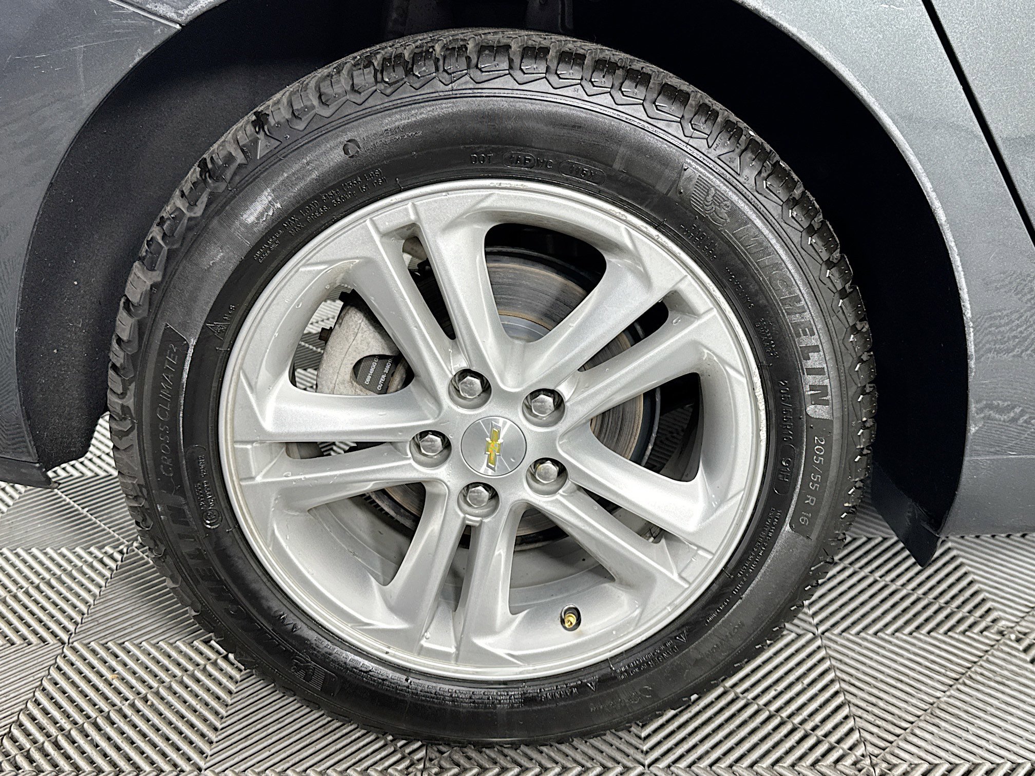 Used 2017 Chevrolet Cruze LT w/ Convenience Package image 32