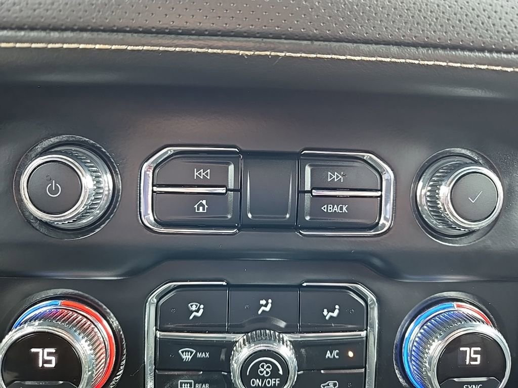 Used 2023 GMC Yukon SLT w/ SLT Premium Package image 25