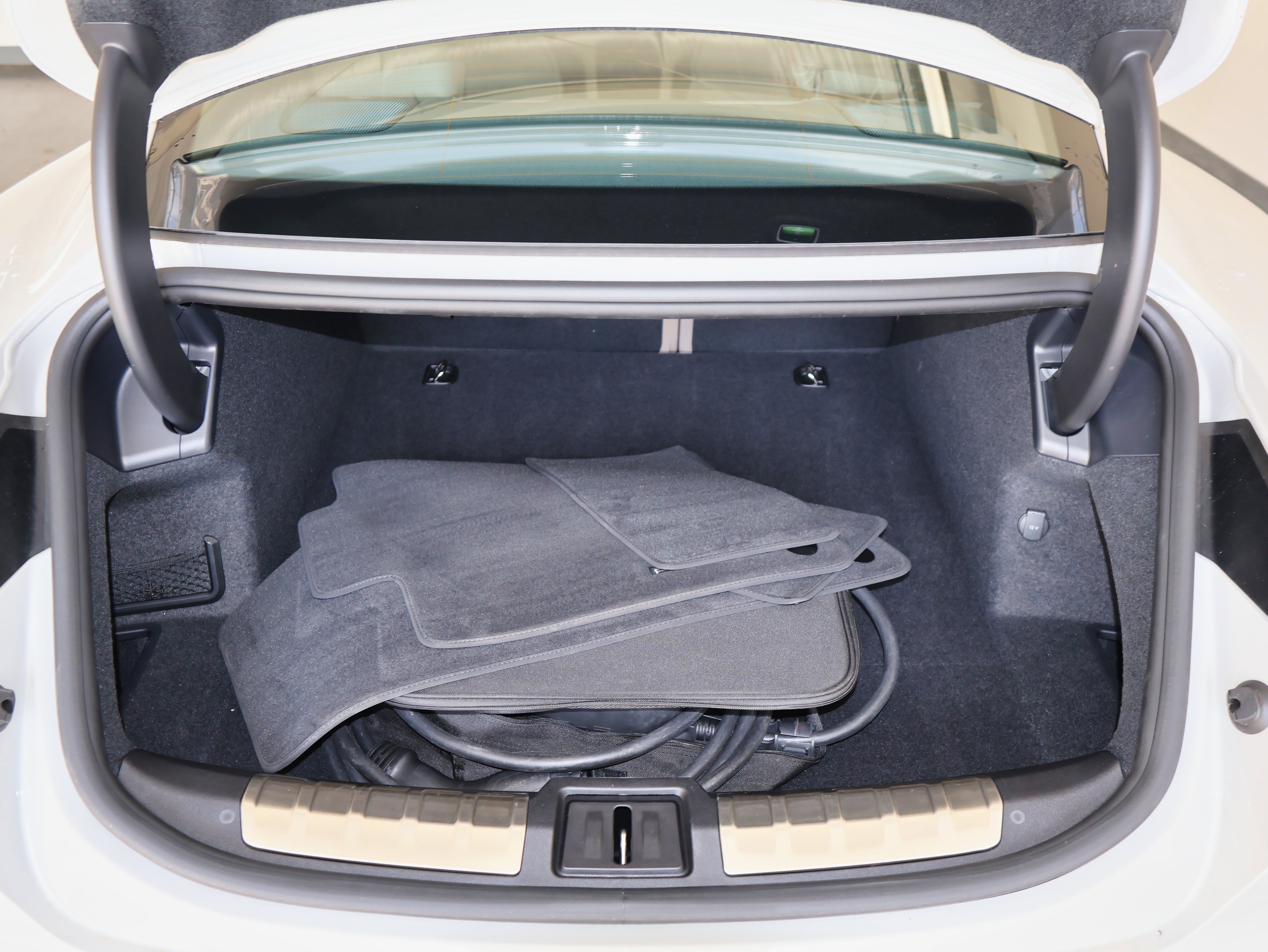 Used 2022 Porsche Taycan 4S image 12