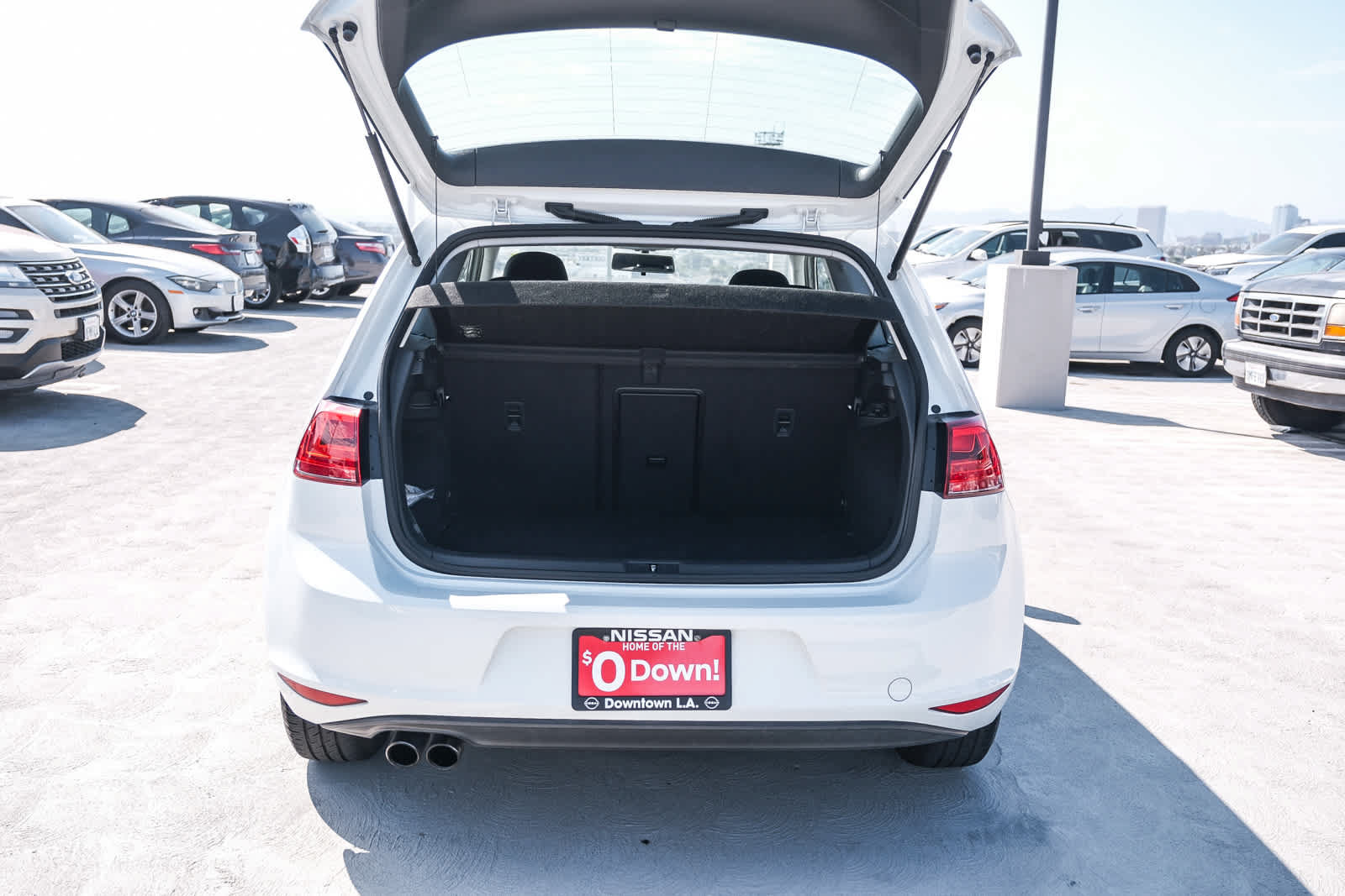 Used 2016 Volkswagen Golf S FWD image 25