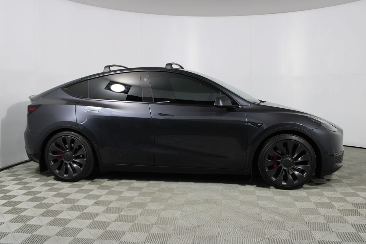 Used 2024 Tesla Model Y Performance AWD/4WD image 38