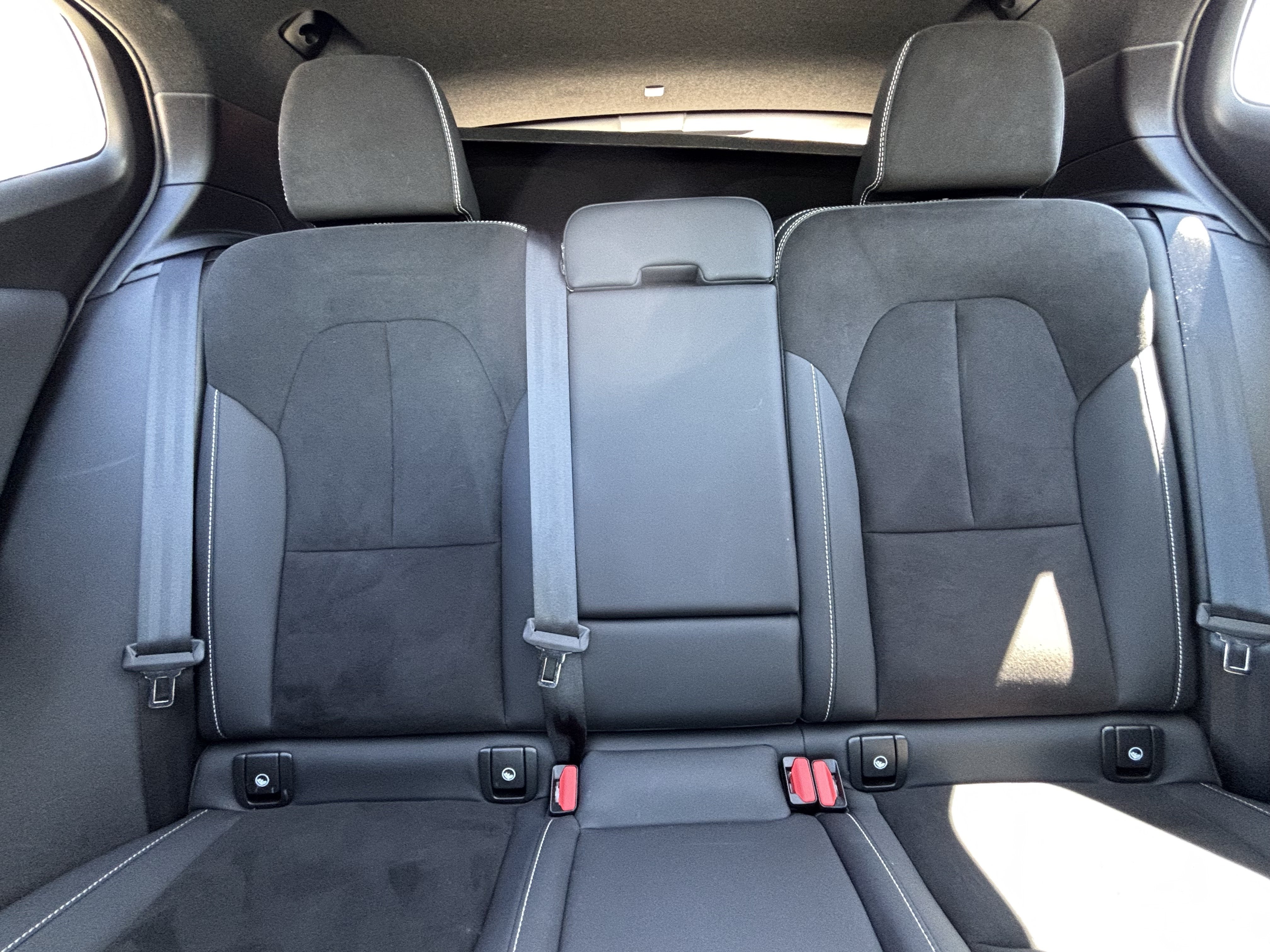 Used 2025 Volvo XC40 B5 Plus AWD/4WD image 38