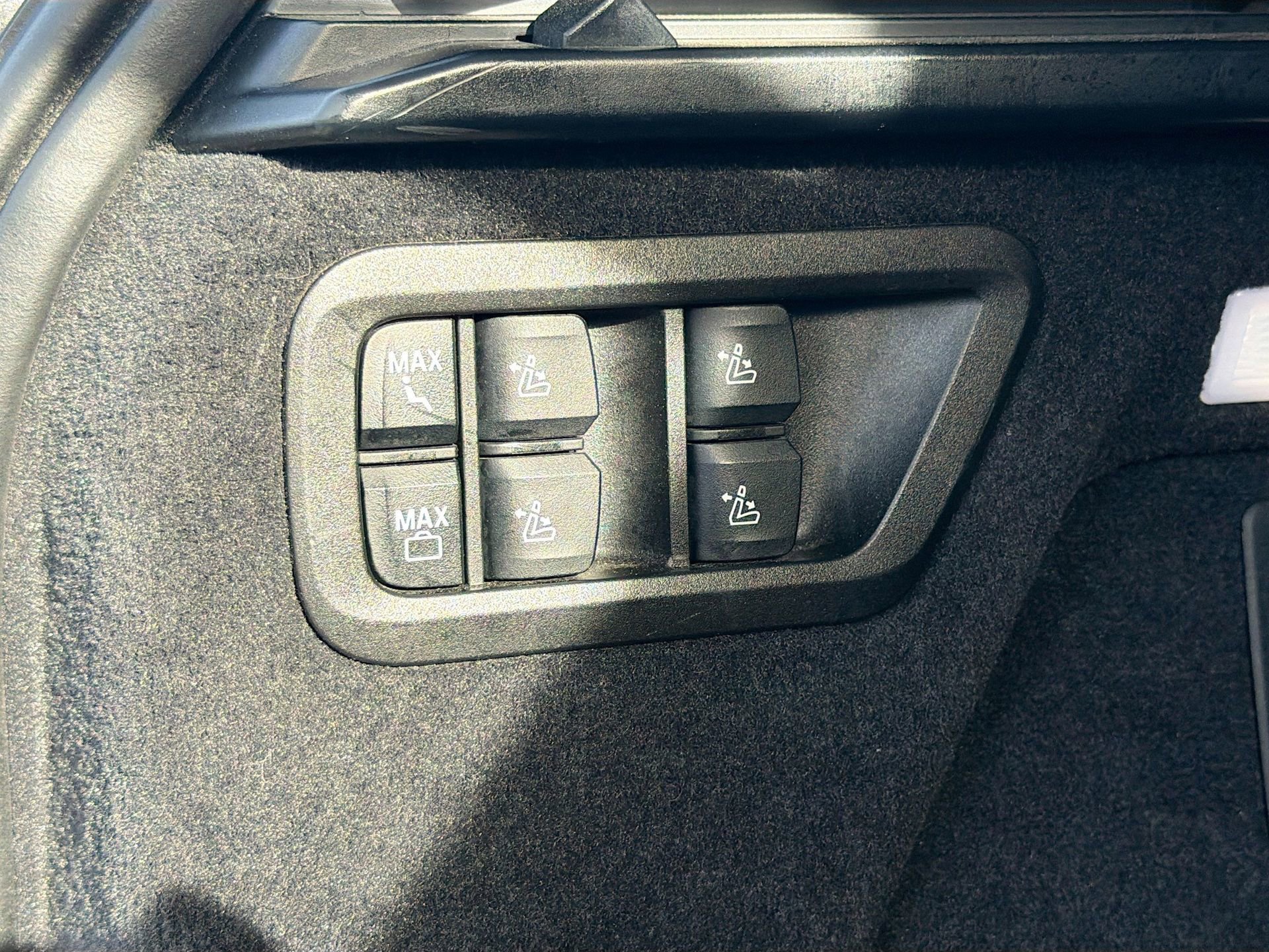 Certified 2024 BMW X7 xDrive40i image 14