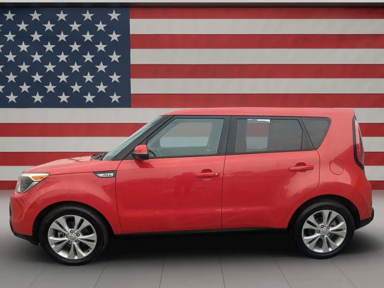 Used 2015 Kia Soul + FWD image 2