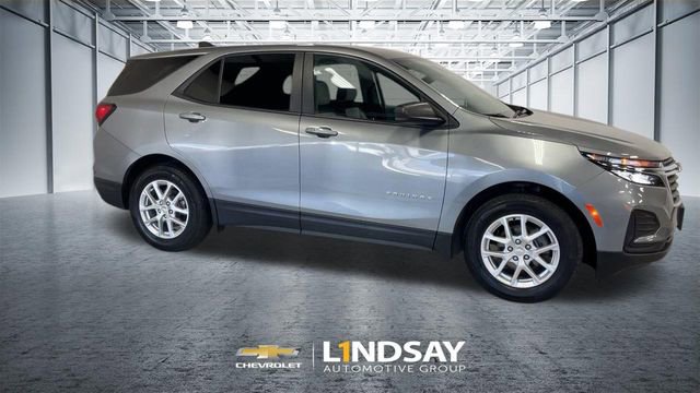 Used 2023 Chevrolet Equinox LS w/ LS Convenience Package image 3