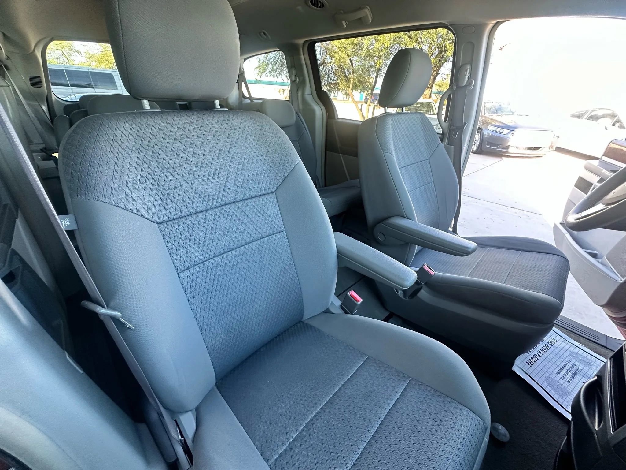 Used 2009 Chrysler Town & Country Touring image 26