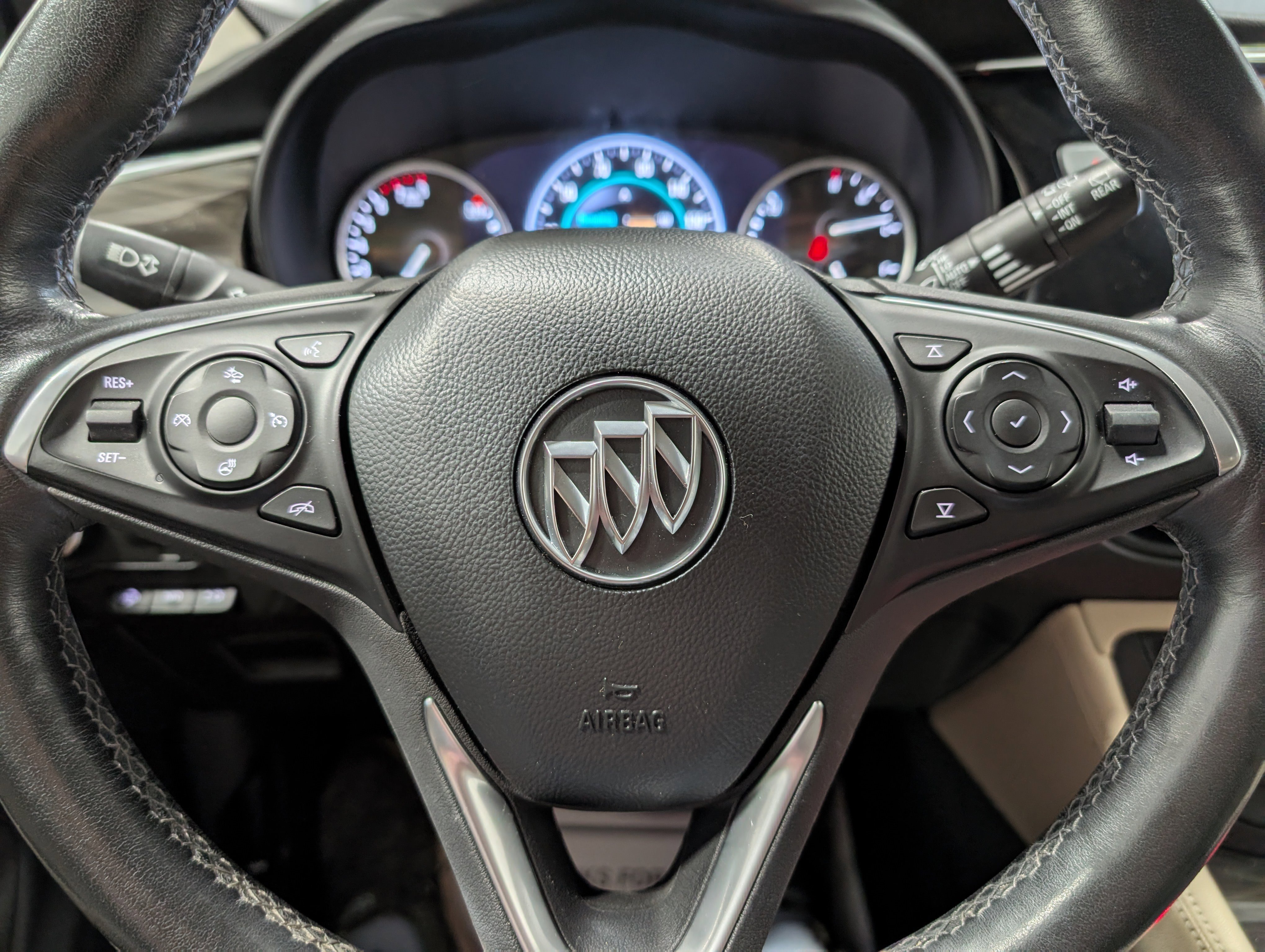 Used 2020 Buick Envision Premium w/ Driver Confidence Package image 23