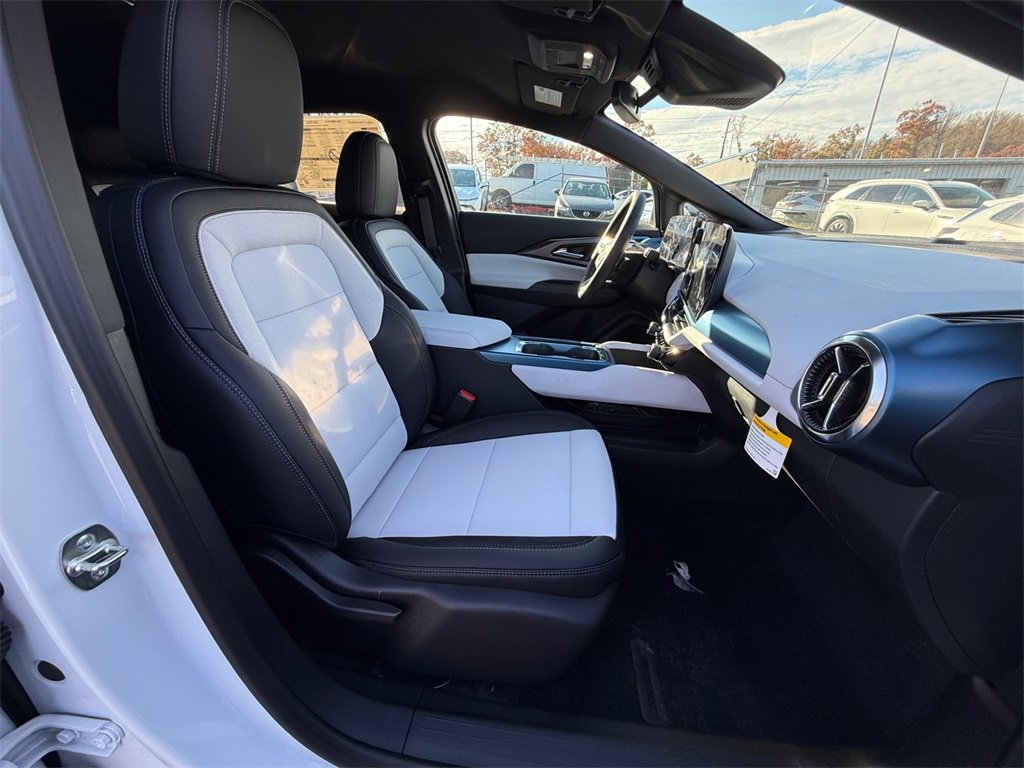 New 2026 Chevrolet Equinox EV LT image 22