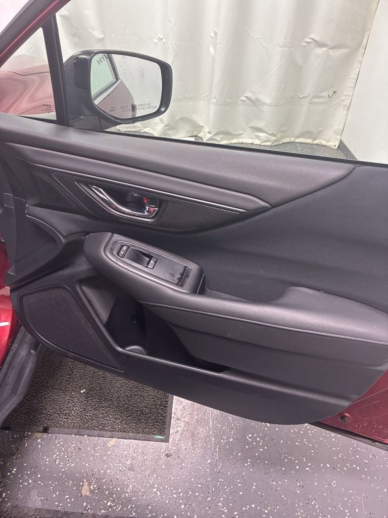 Used 2025 Subaru Outback Premium image 31