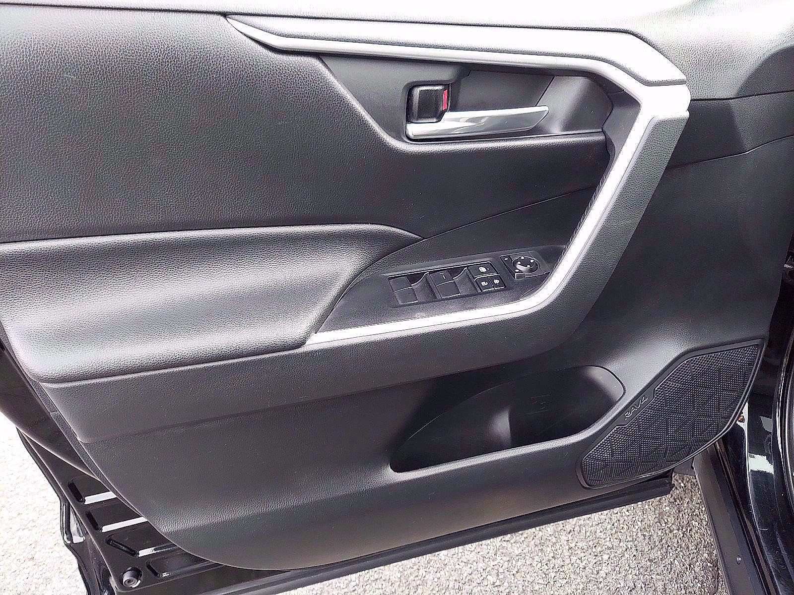 Certified 2019 Toyota RAV4 XLE image 13