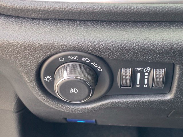 New 2026 Chrysler Pacifica Limited AWD/4WD image 28