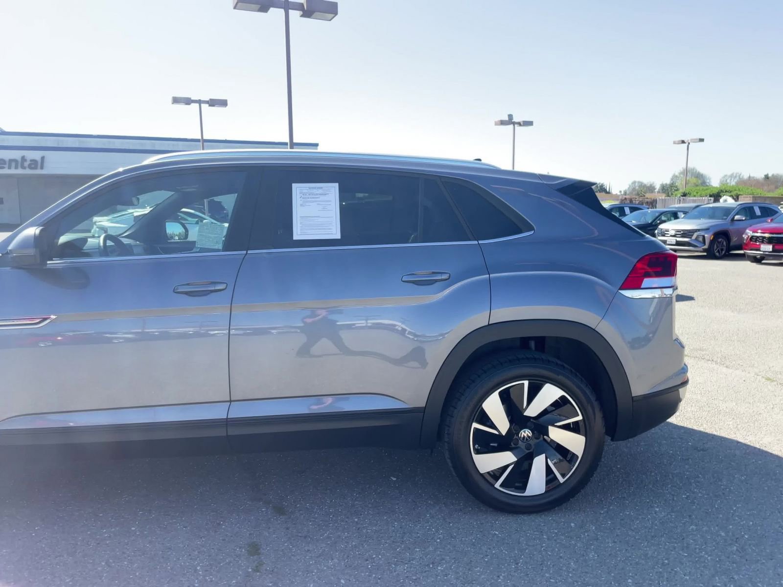 Used 2025 Volkswagen Atlas Cross Sport SE image 16