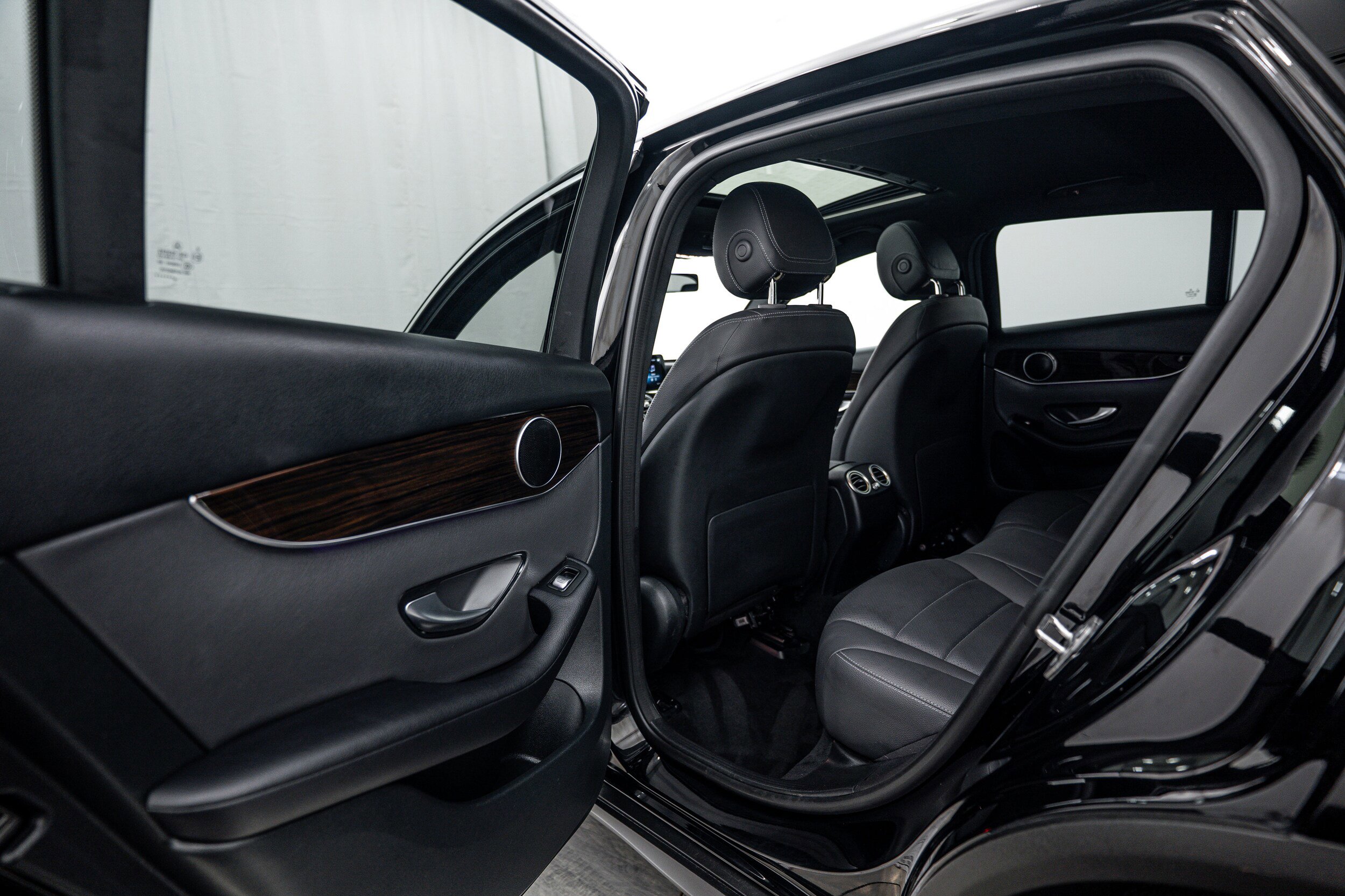Used 2020 Mercedes-Benz GLC 300 4MATIC Coupe image 16