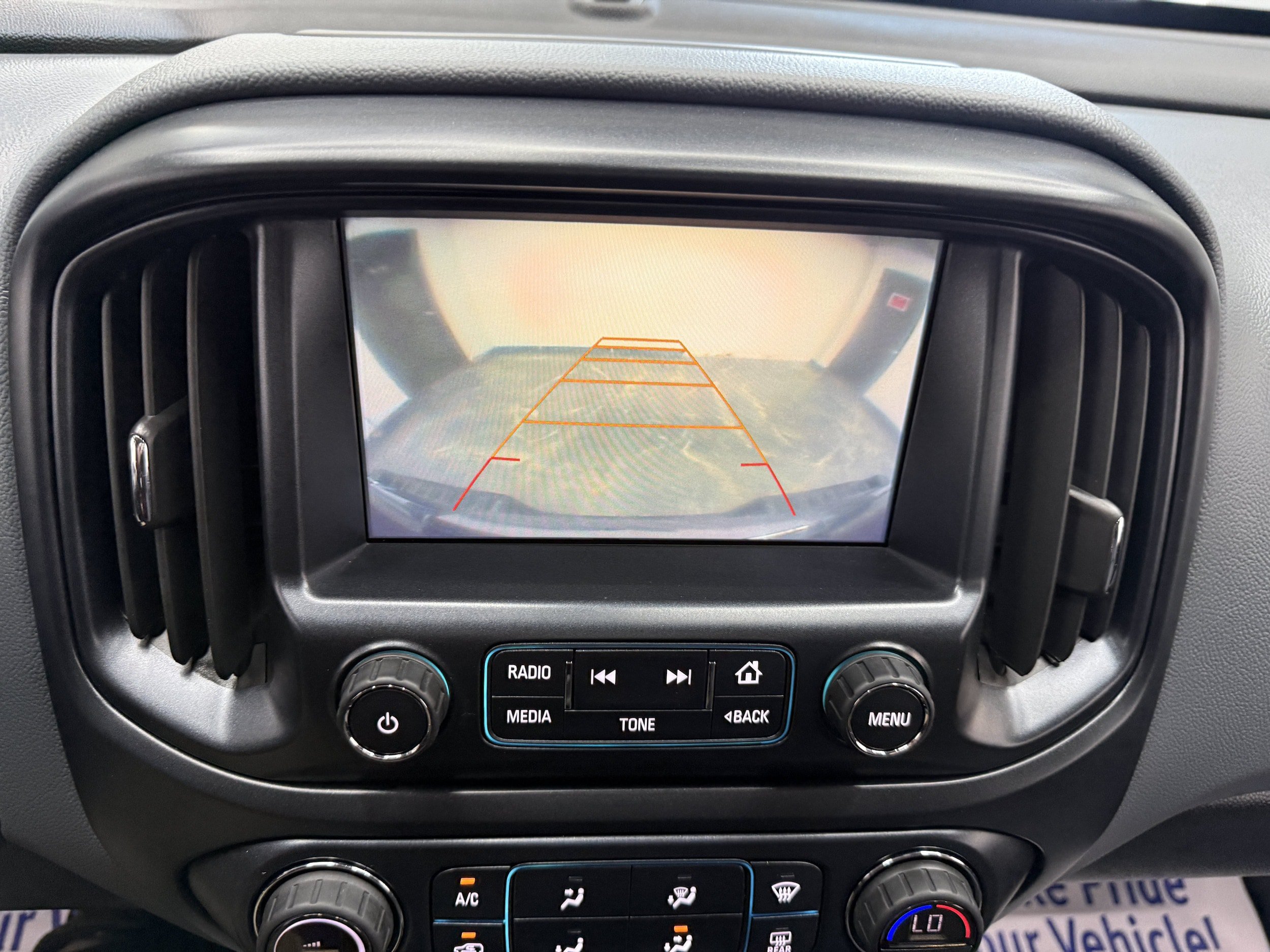 Used 2017 Chevrolet Colorado Z71 AWD/4WD image 15