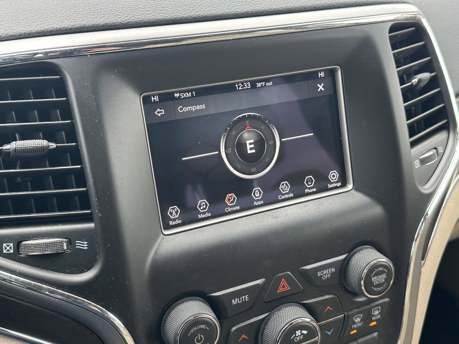 Used 2018 Jeep Grand Cherokee Limited image 28