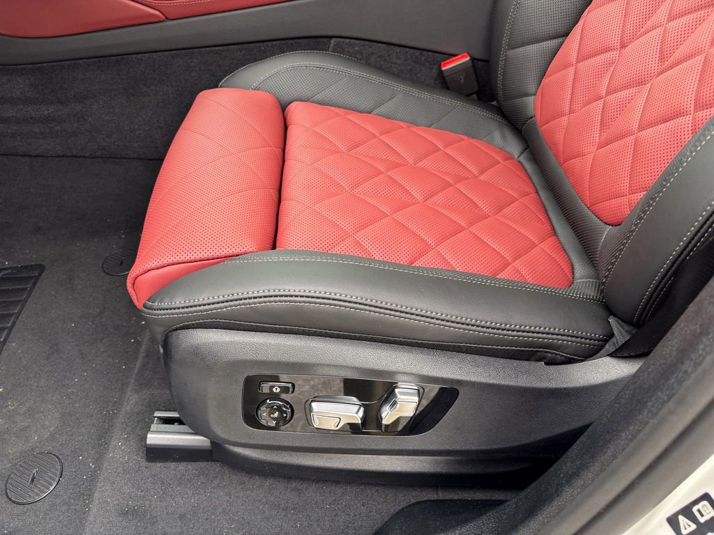 New 2026 BMW X6 xDrive40i image 17