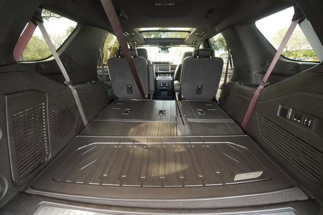 Used 2024 GMC Yukon Denali w/ Max Trailering Package image 28