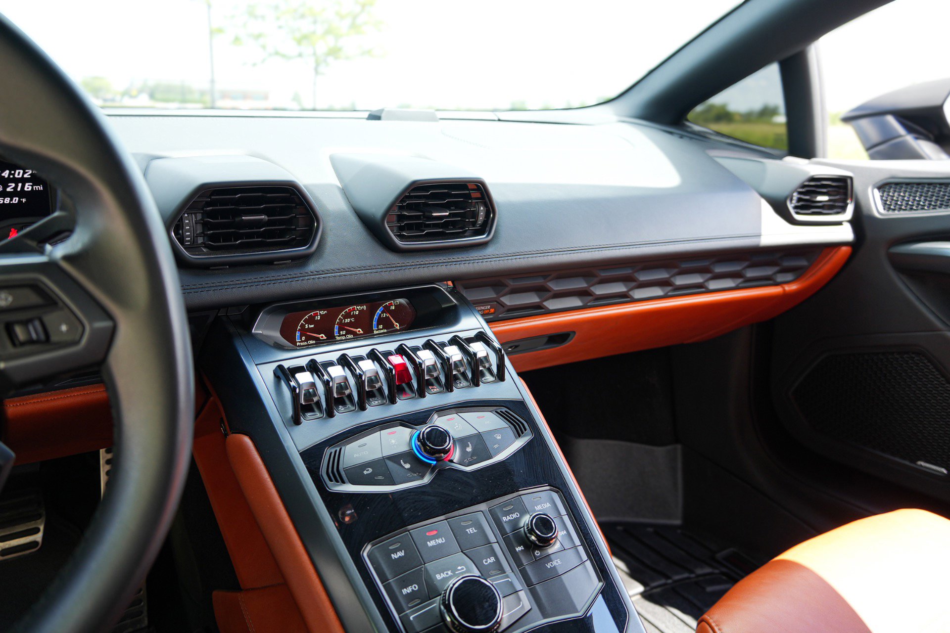 Used 2019 Lamborghini Huracan LP 580-2 RWD image 17