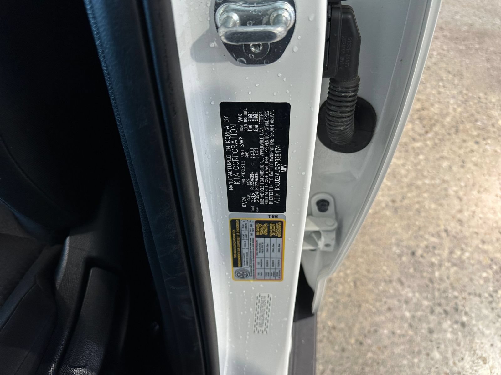 Used 2025 Kia Soul LX w/ LX Technology Package FWD image 28