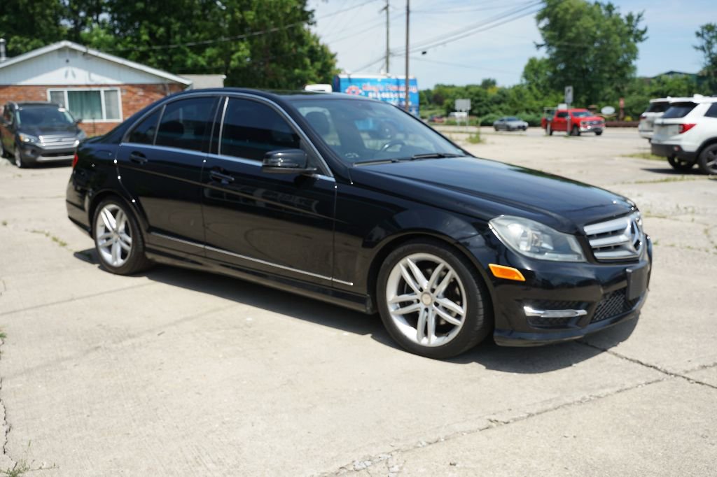 Used 2012 Mercedes-Benz C 300 4MATIC Sedan image 1