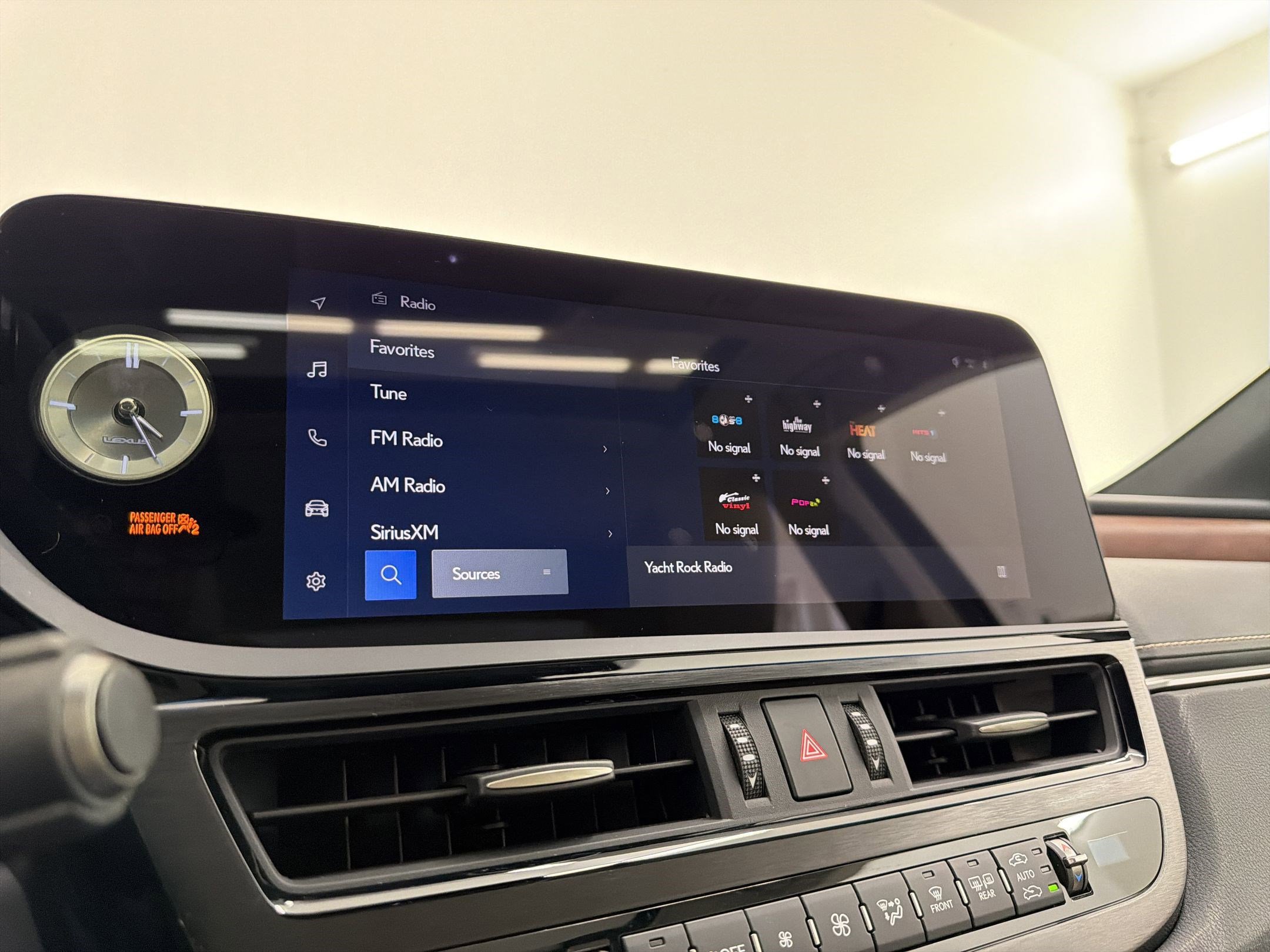 Certified 2024 Lexus ES 350 w/ Premium Package FWD image 24