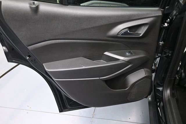 Used 2025 Chevrolet Trax LT w/ LT Convenience Package FWD image 27