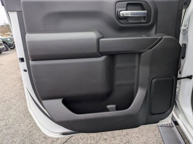 Used 2023 Chevrolet Silverado 2500 Custom w/ Custom Value Package image 21