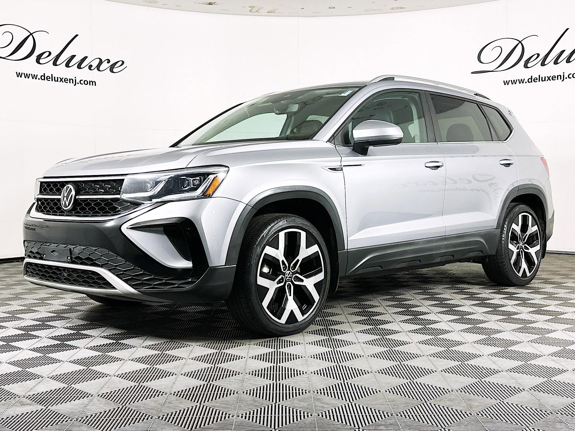 Used 2022 Volkswagen Taos SEL w/ Panoramic Sunroof Package image 3