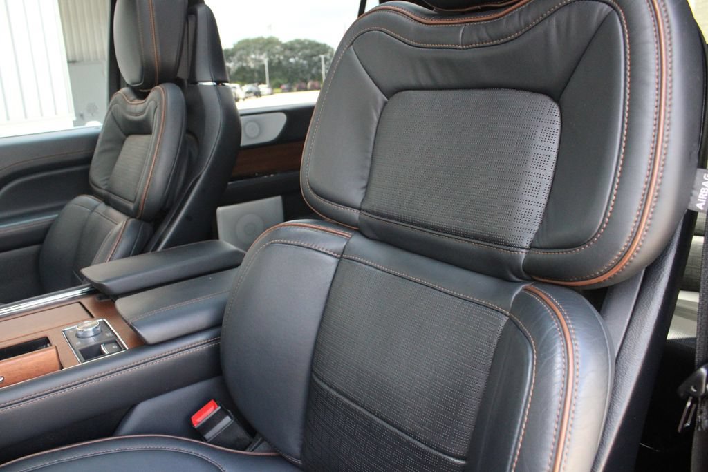 Certified 2023 Lincoln Navigator Black Label AWD/4WD image 6