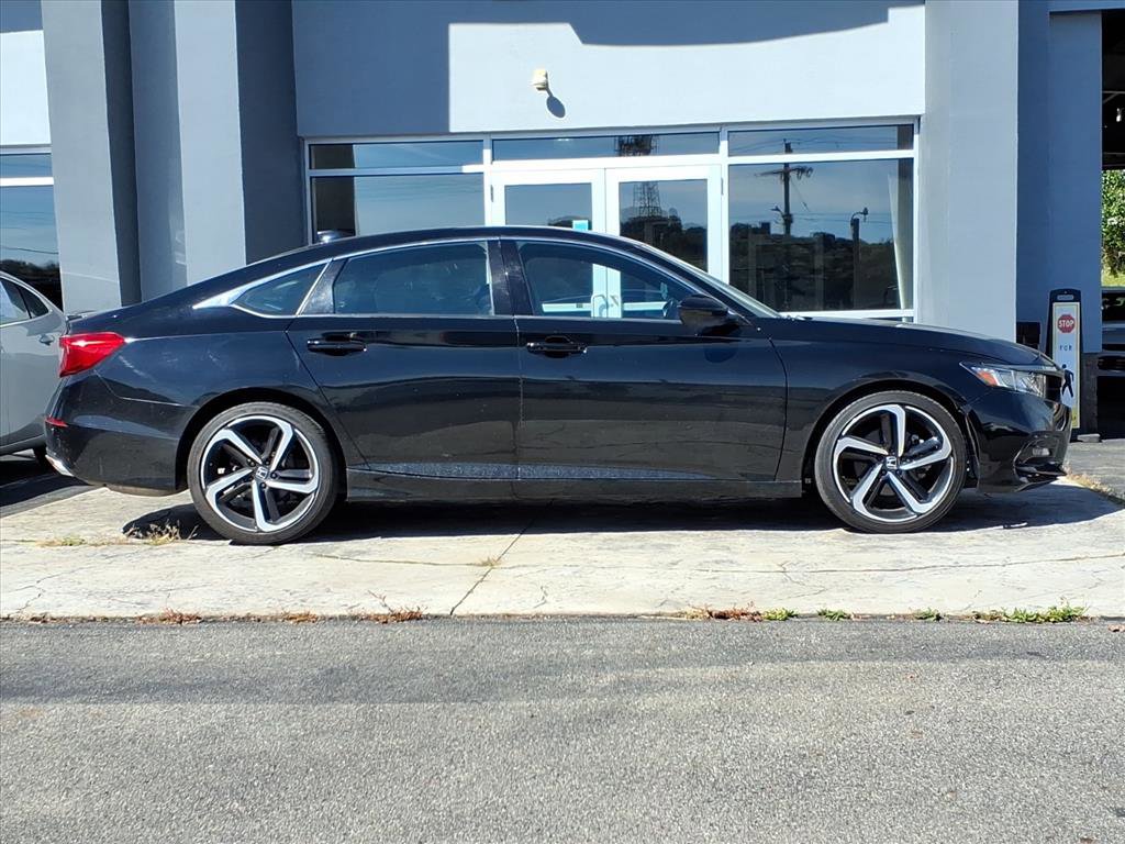 Used 2019 Honda Accord Sport image 2