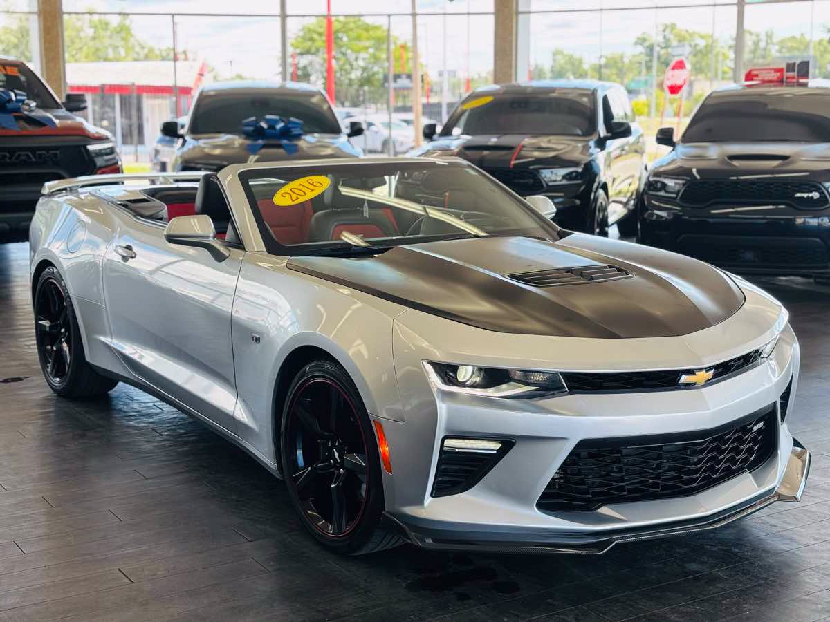 Used 2016 Chevrolet Camaro SS RWD image 1