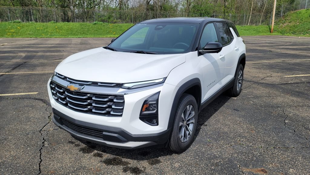 New 2026 Chevrolet Equinox LT w/ Convenience Package II FWD image 5