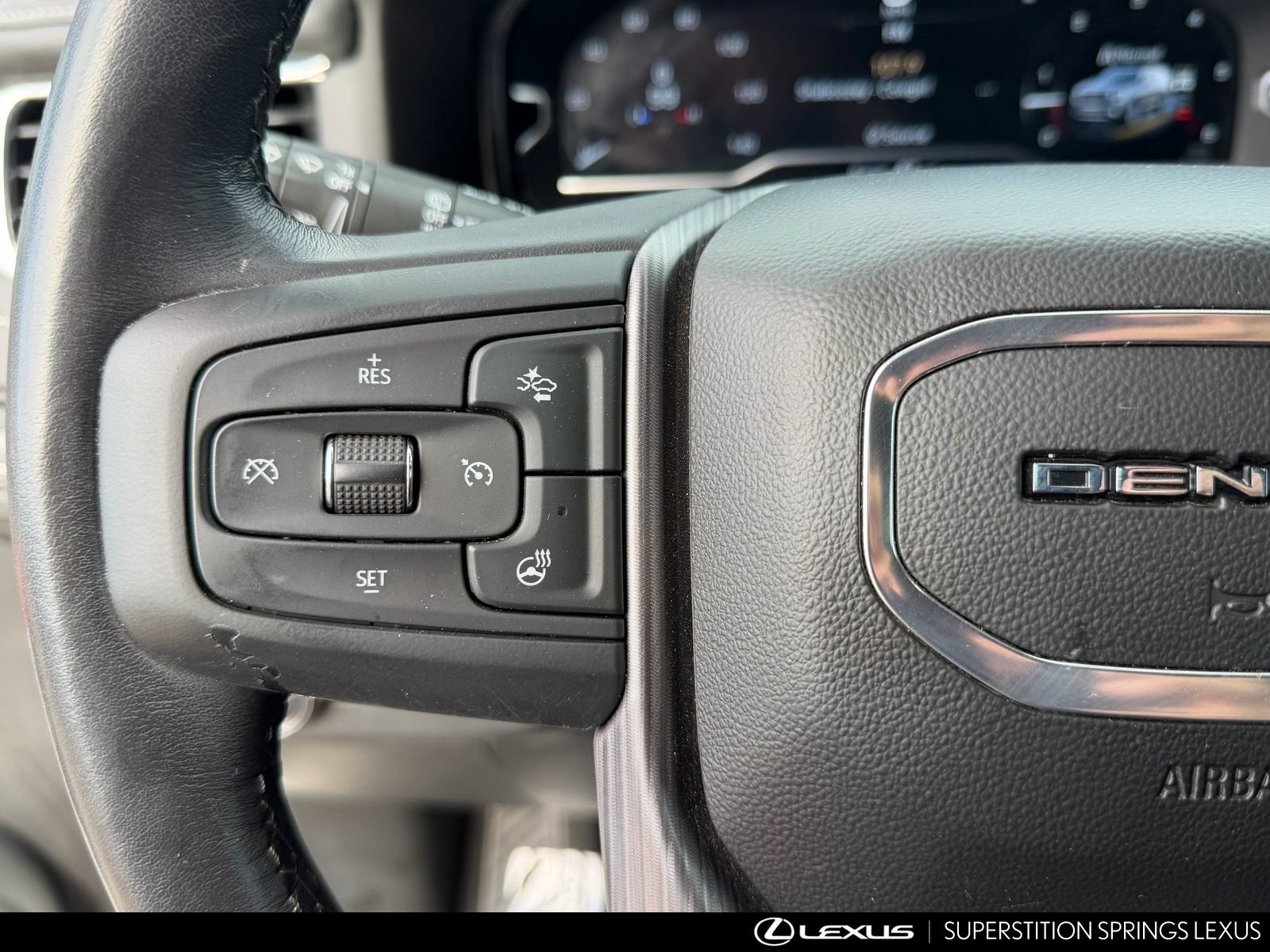 Used 2023 GMC Yukon Denali Ultimate AWD/4WD image 36