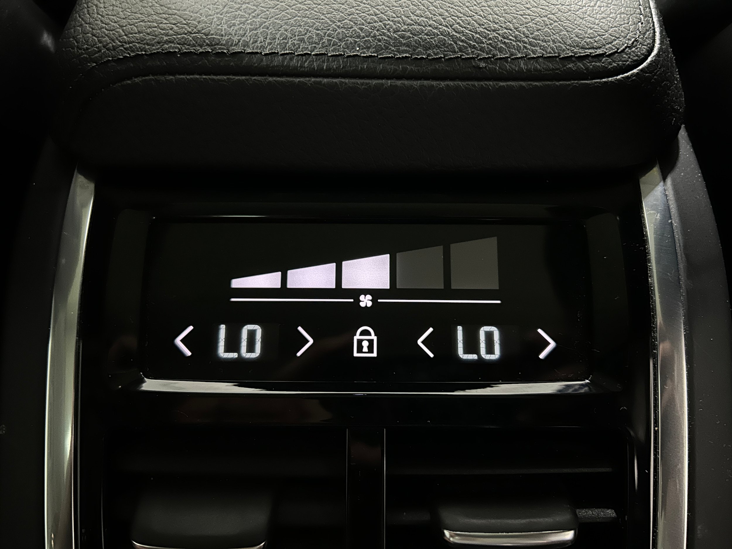 Used 2018 Volvo XC60 T5 Inscription AWD/4WD image 30
