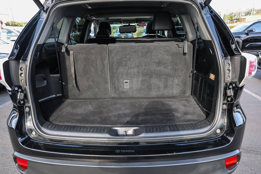 Used 2016 Toyota Highlander XLE FWD image 27