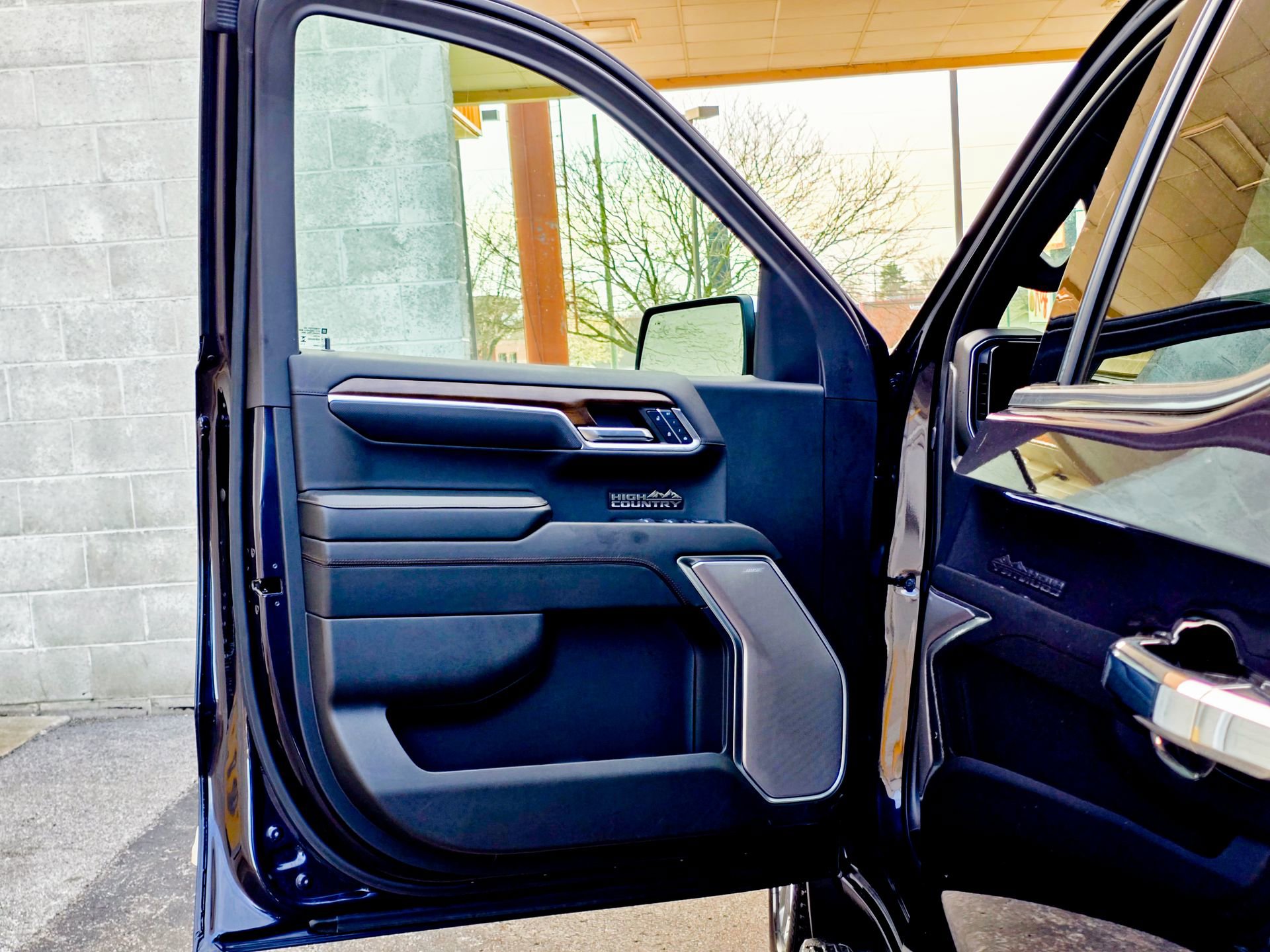 Used 2024 Chevrolet Silverado 1500 High Country w/ Technology Package image 28